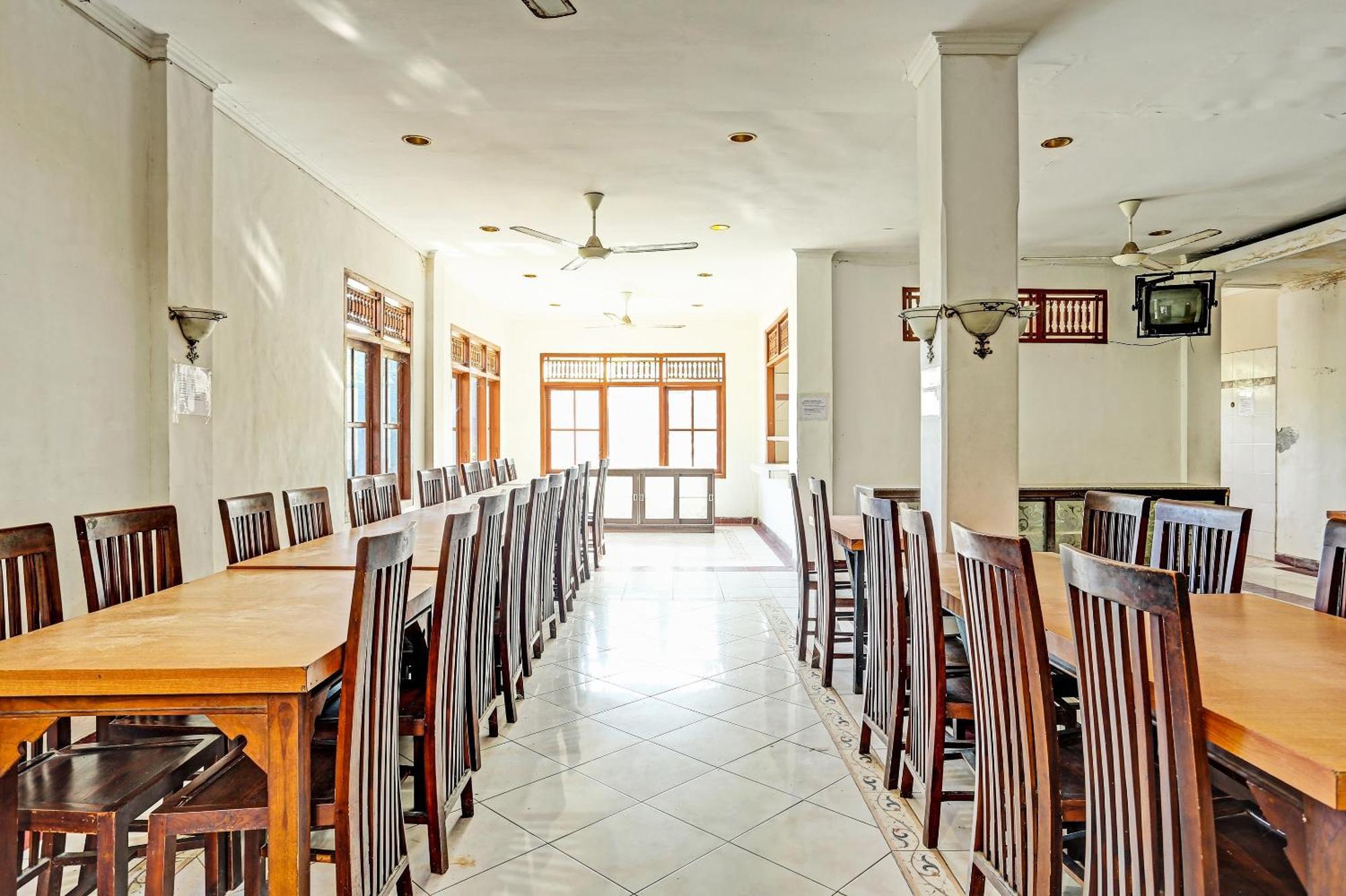 Oyo Collection O 91125 Puri Dewa Bharata Hotel Jimbaran Exterior foto