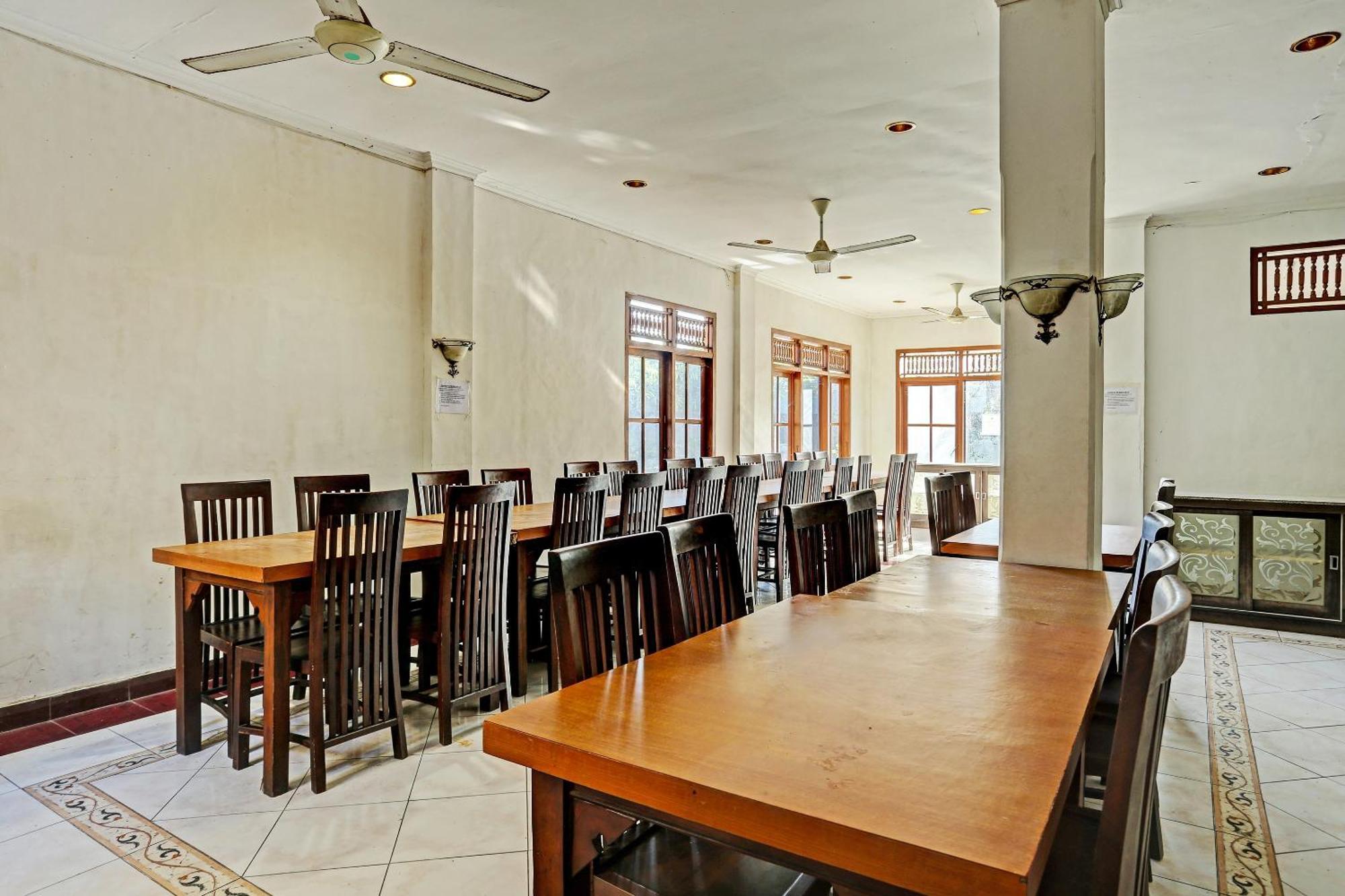Oyo Collection O 91125 Puri Dewa Bharata Hotel Jimbaran Exterior foto
